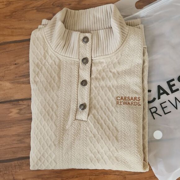 Caesars Rewards beige 4 button front Men's XXL beige long sleeve sweater New - Picture 3 of 9